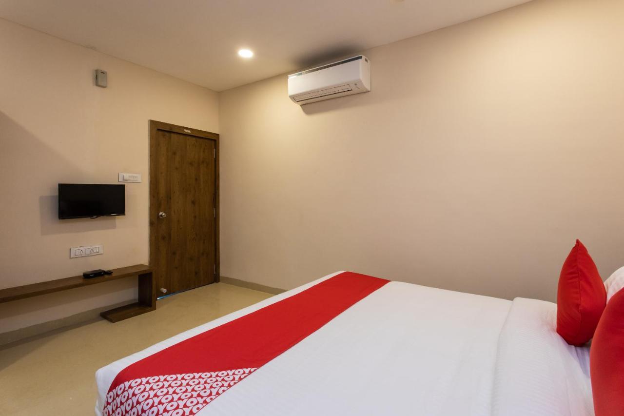 Oyo 75956 Hotel Grand Rourkela Екстер'єр фото