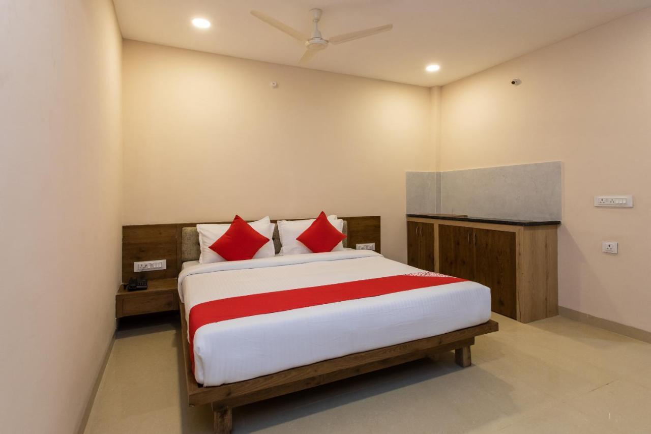 Oyo 75956 Hotel Grand Rourkela Екстер'єр фото