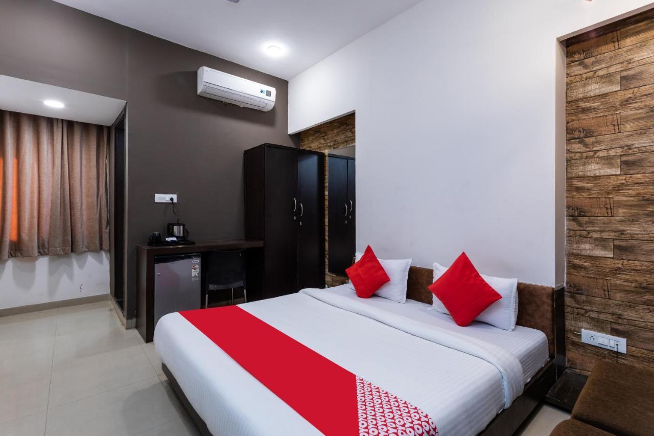 Oyo 75956 Hotel Grand Rourkela Екстер'єр фото