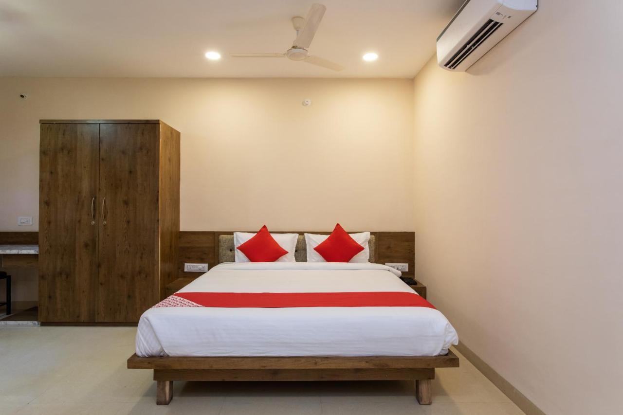 Oyo 75956 Hotel Grand Rourkela Екстер'єр фото